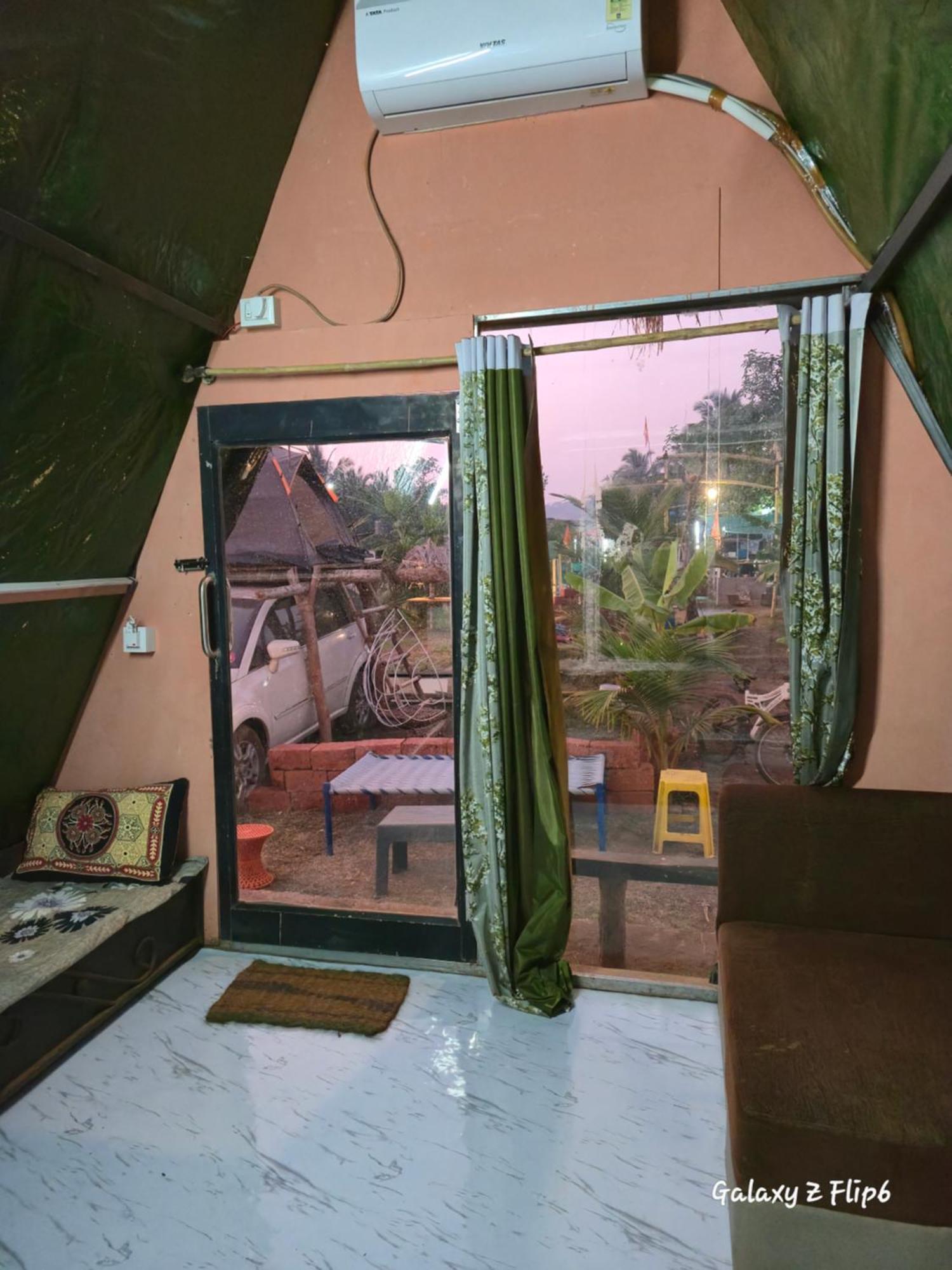Sea Touch Beach Resort Harihareshwar Zimmer foto